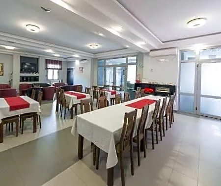 Piramida Hotel 3*